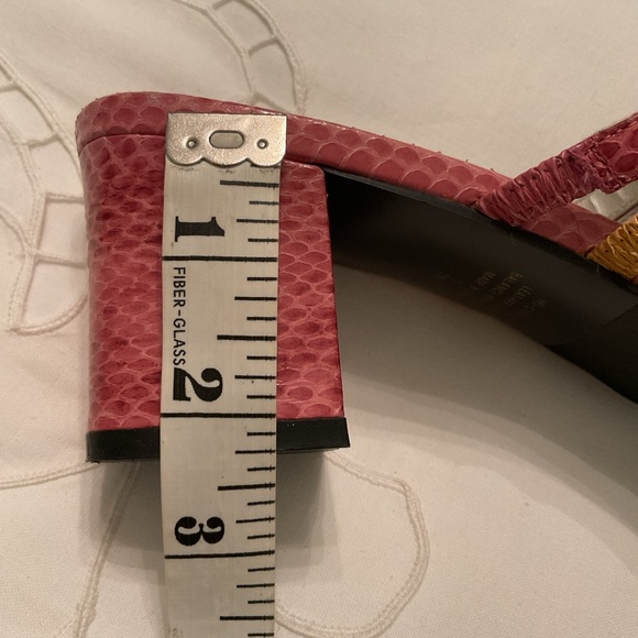 SELBY LEATHER LOOKS LIKE NEW MULTI COLOR BLOCK HEEL SANDALS, SIZE 7 NARROW - Picture 10 of 16